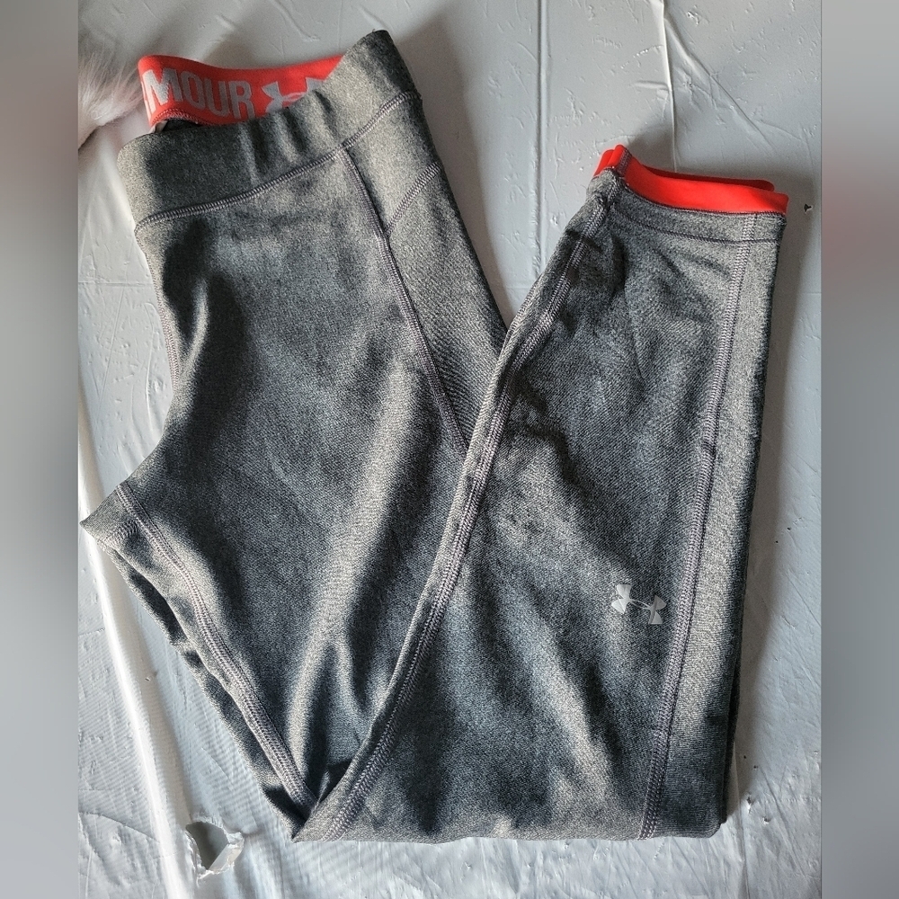 Women Under Armour Capris Leggings Size Medium (26)